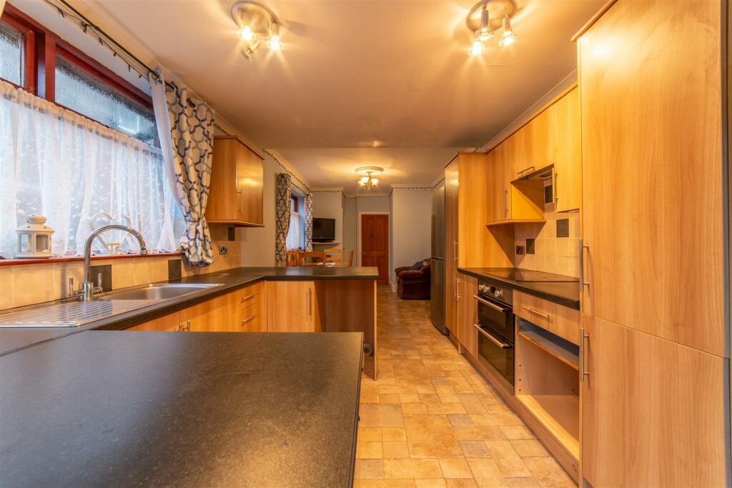 53 Sunnybank Rd-24.jpg