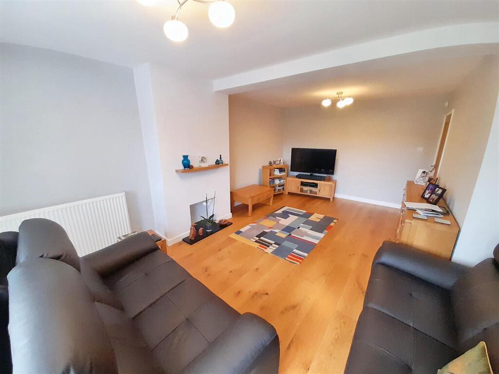 Living room new.jpg