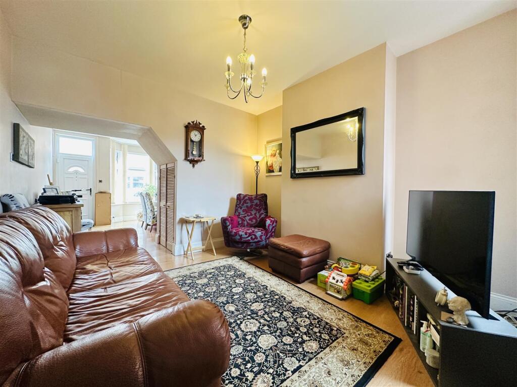SITTING ROOM