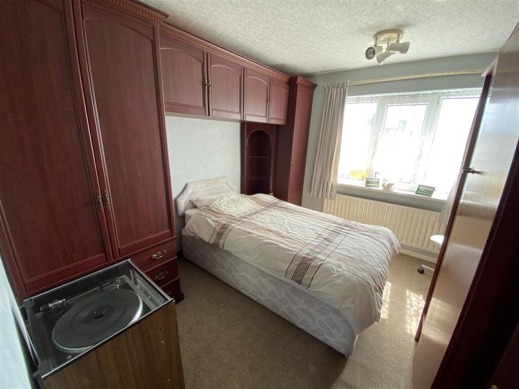 Bedroom no.2 rear double: