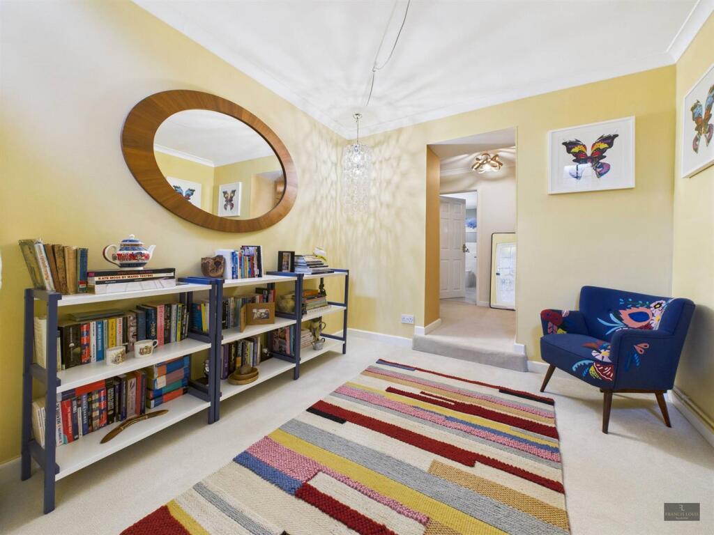 CAM02887G0-PR0480-STILL007 (1).jpg