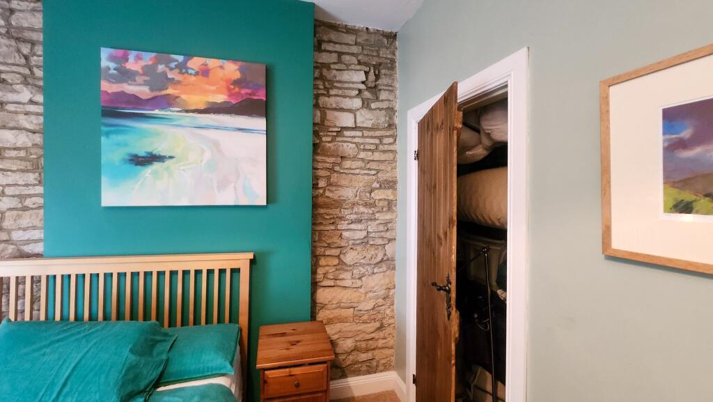 Coach House Cottage - Master Bedroom