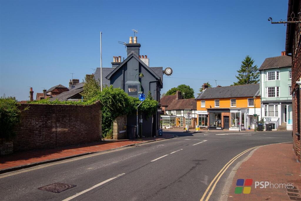 Cuckfield High St3.jpg