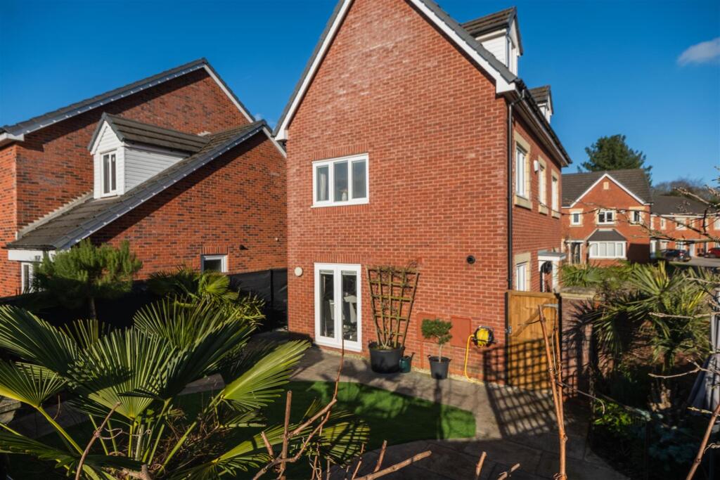 27 Shakerley Close-043.jpg