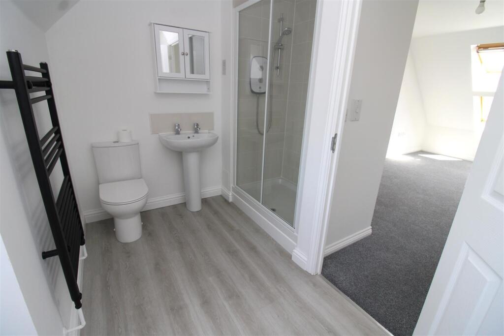 Ensuite.JPG
