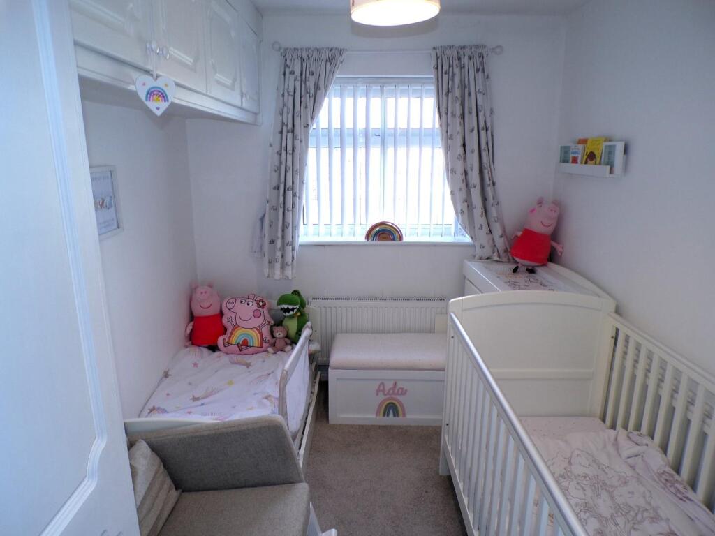RavenoakDv16bed2.JPG