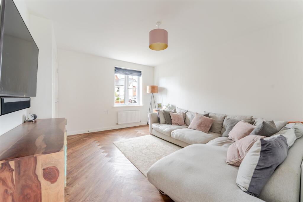 4 - sitting room.jpg