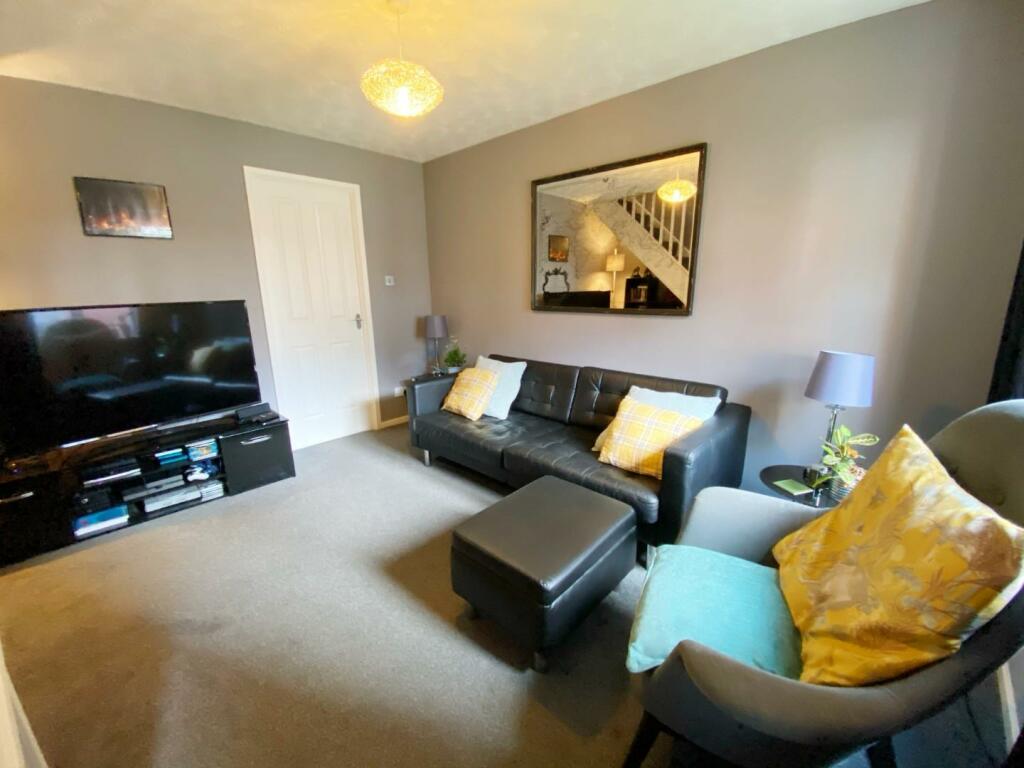 Lounge 3.jpg