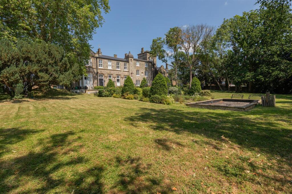 Friday Hill House E4