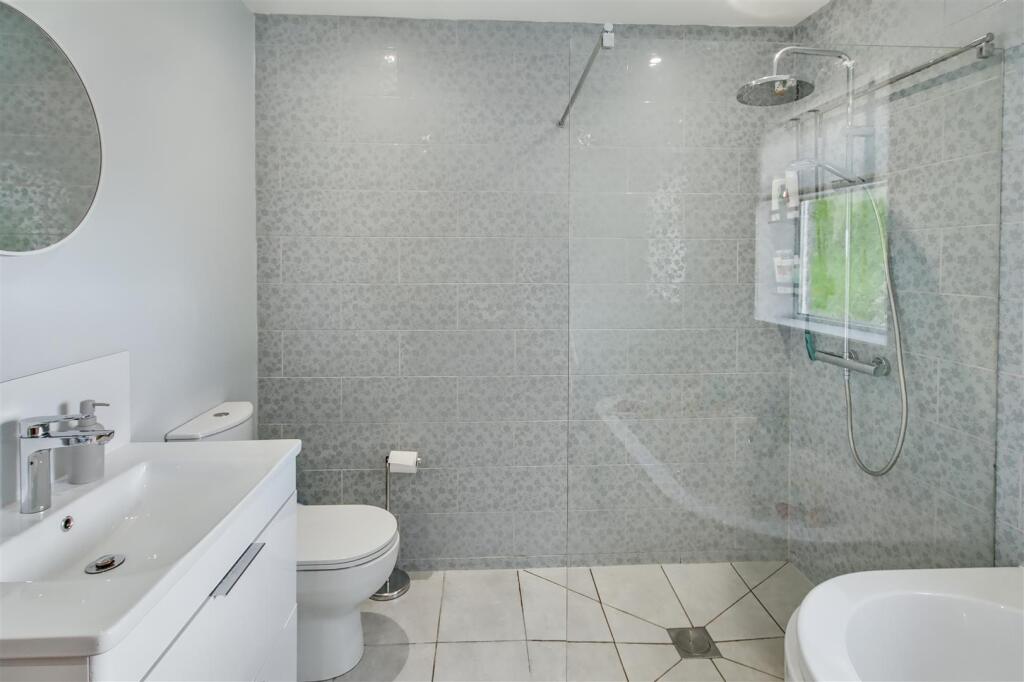 Family Bathroon
