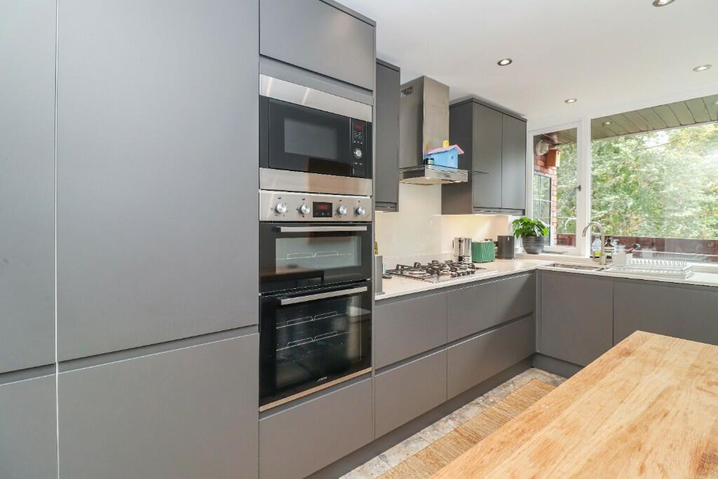 Kitchen/breakfast rm