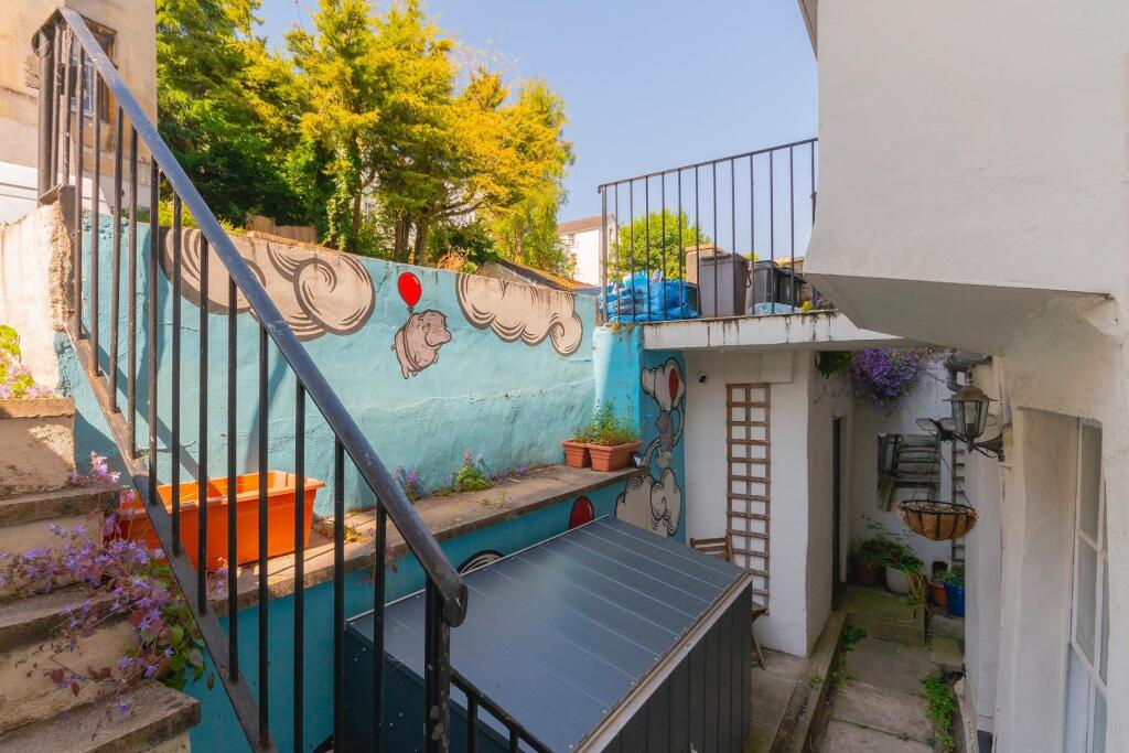 DAORDLEIFGNIRPS57FG - External G.jpg