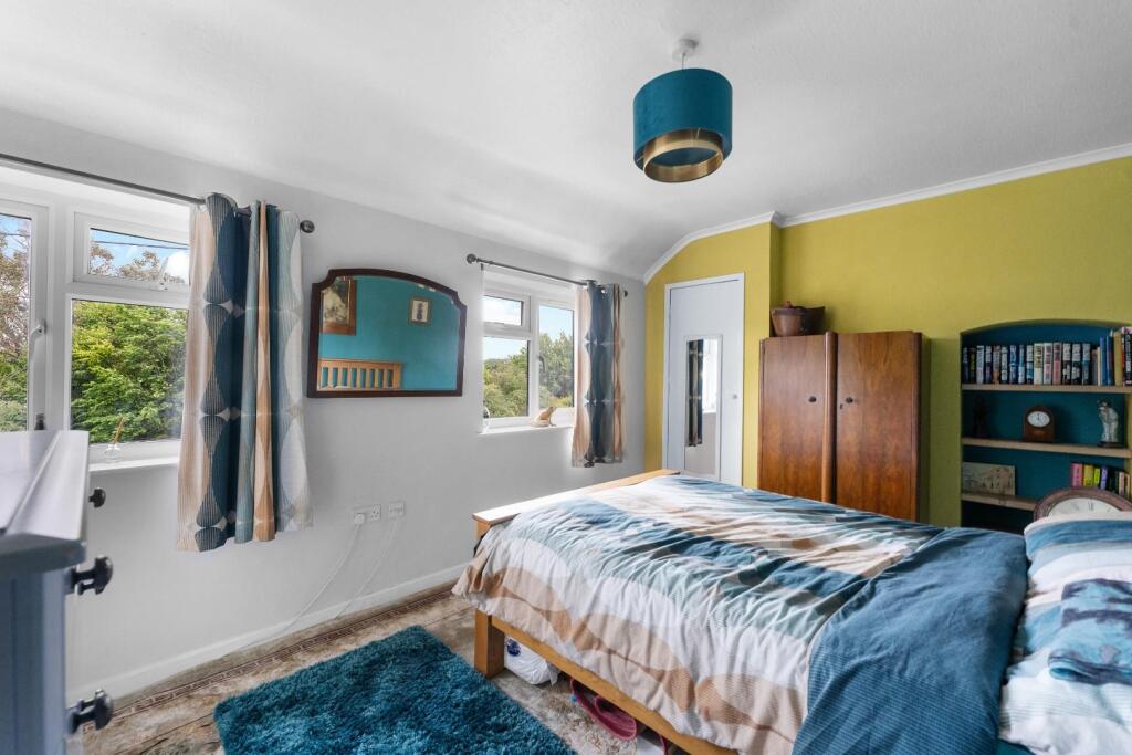 1.10 - bed 2.jpg