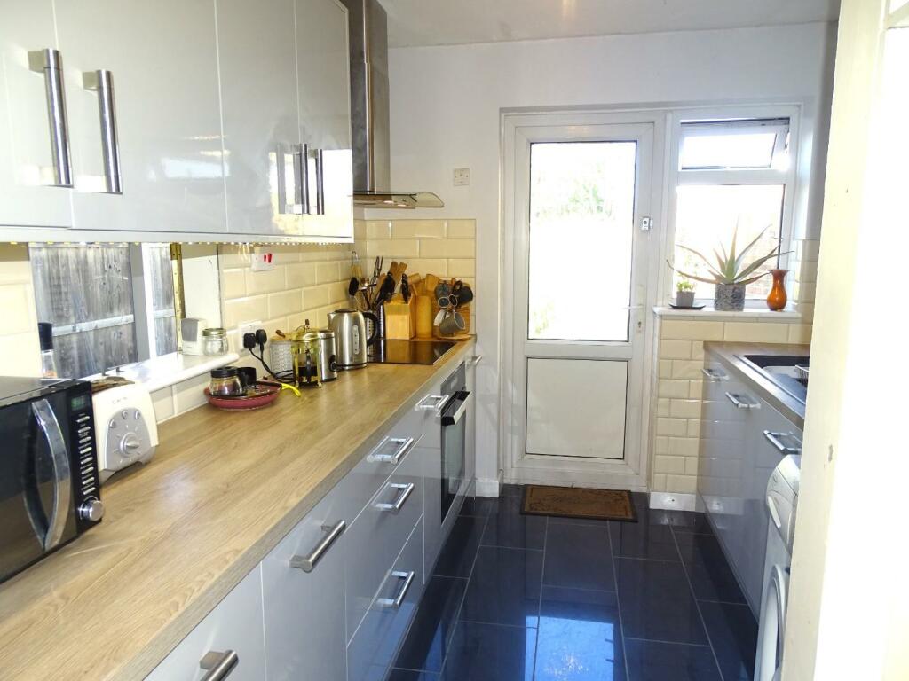 REFITTED KITCHEN ( installed in 2022 )