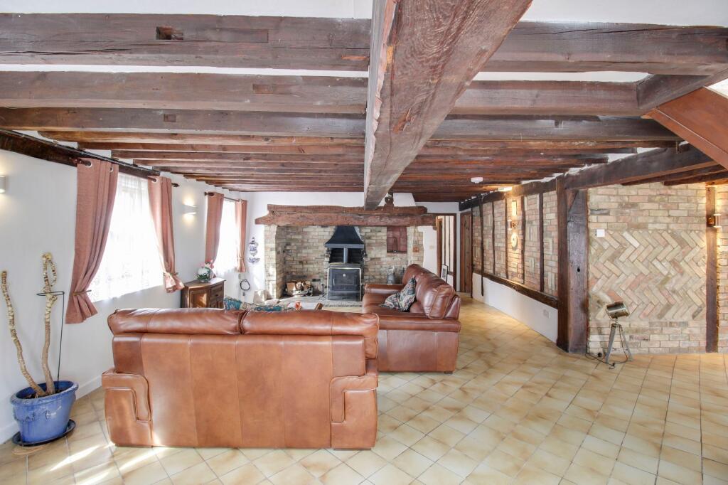 Living &amp; Family Room