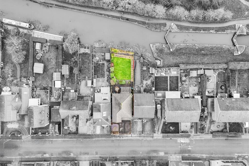 DJI_20251208135807_0227_D-DJI_20251208135807_0231_