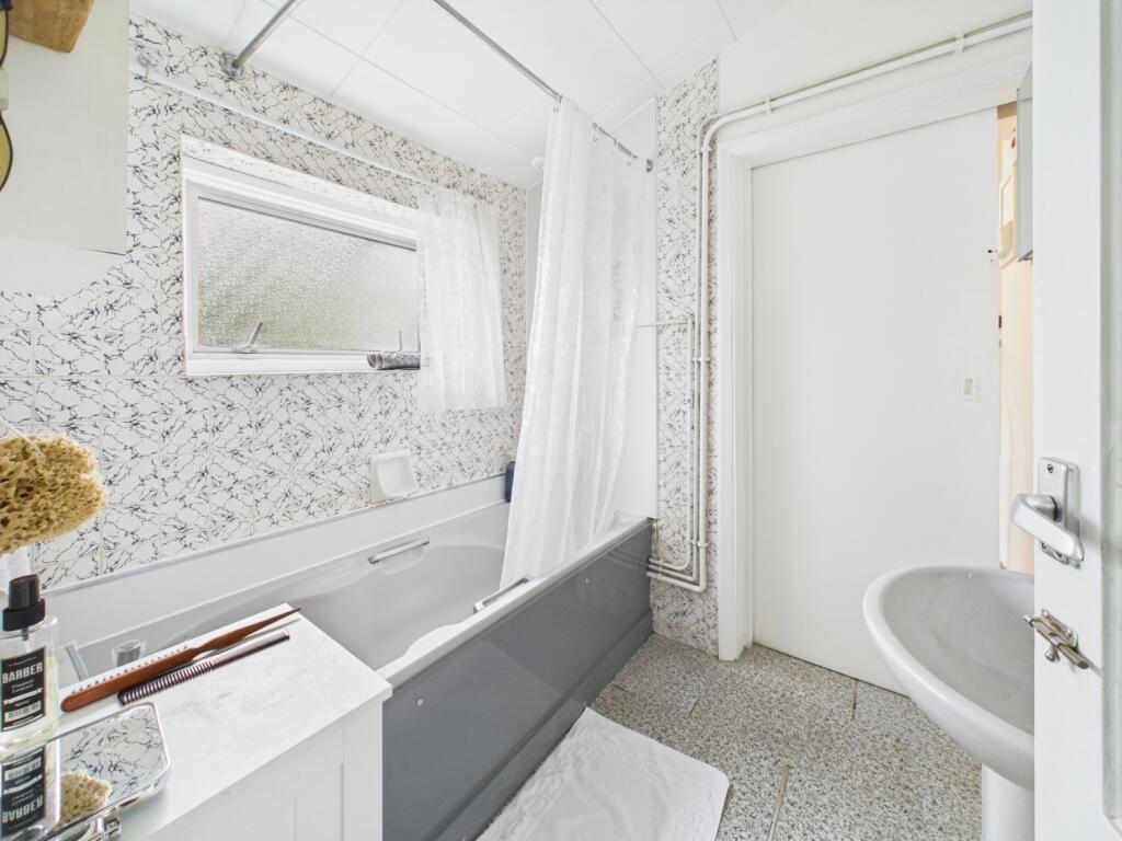 CAM01740G0-PR0434-STILL014