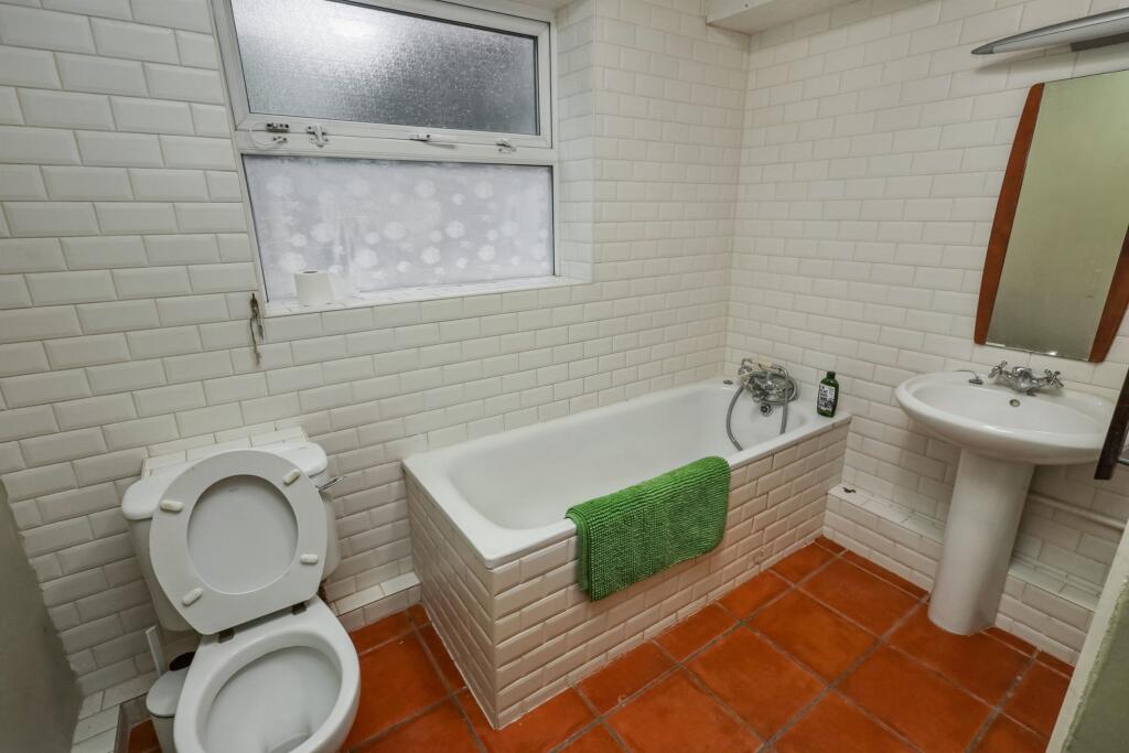 11 Langdon Court, Harlesden, London NW10 8SP