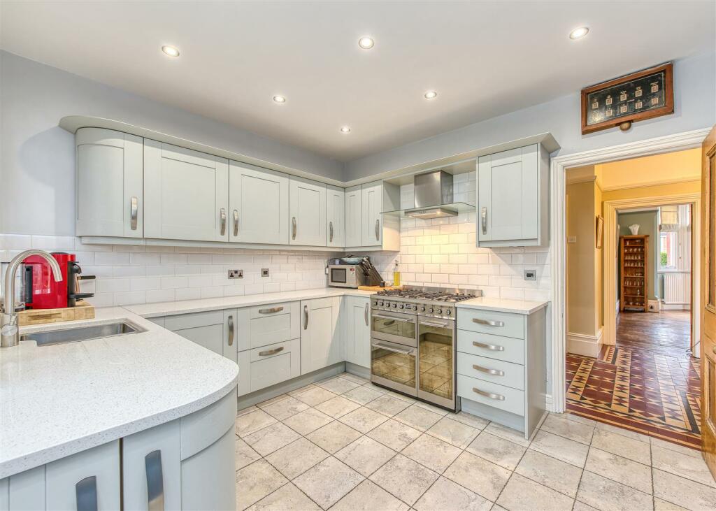 16 Church Hill Road-kitchen3.jpg