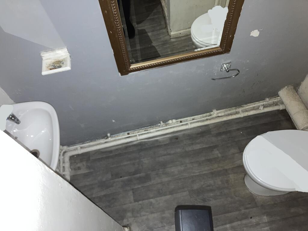 Bathroom  2  T202512101126.jpg