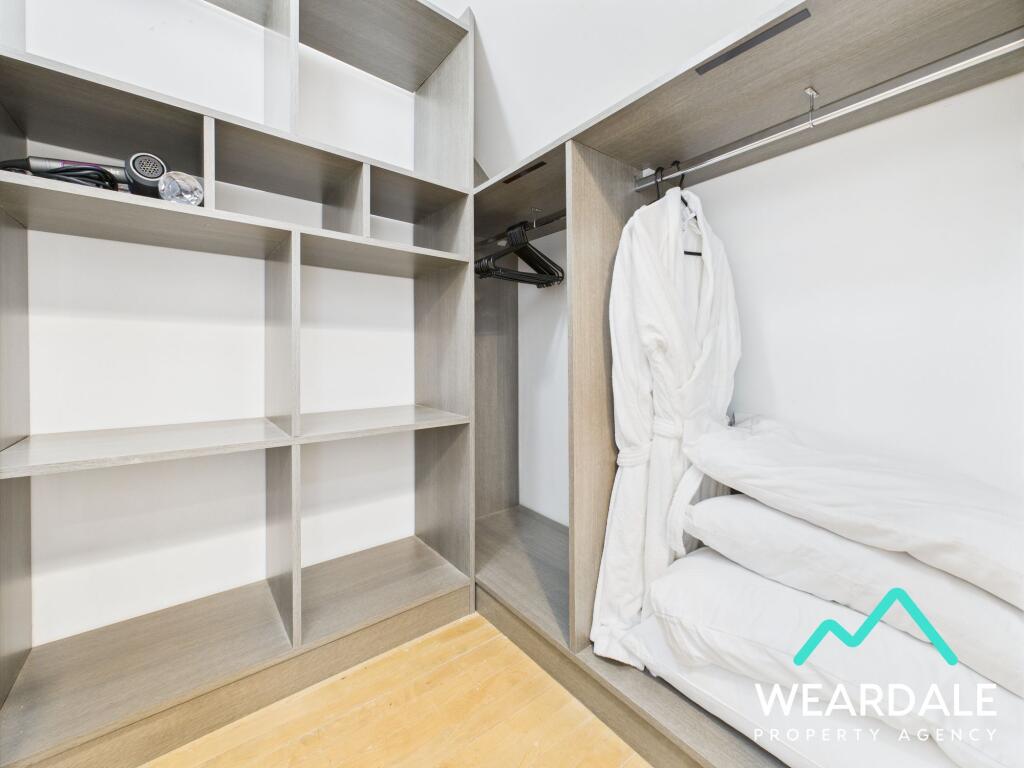Walk-in Wardrobe