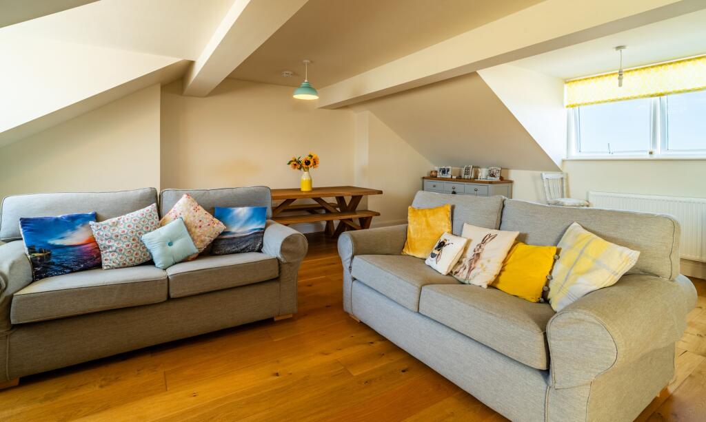 Open Plan Kitchen and Lounge