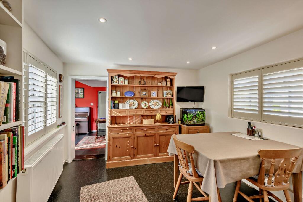 Breakfast Room