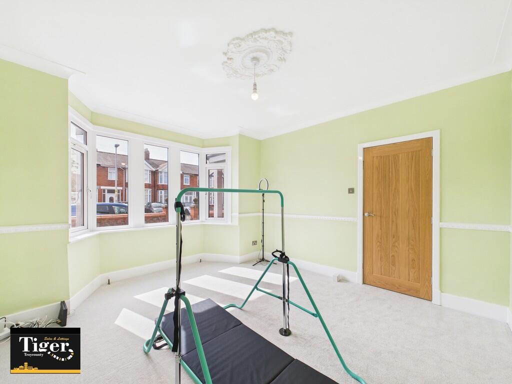 CAM02176G0-PR0559...