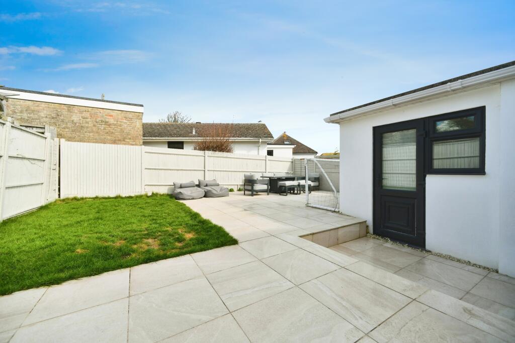 Rear Garden 1.jpeg