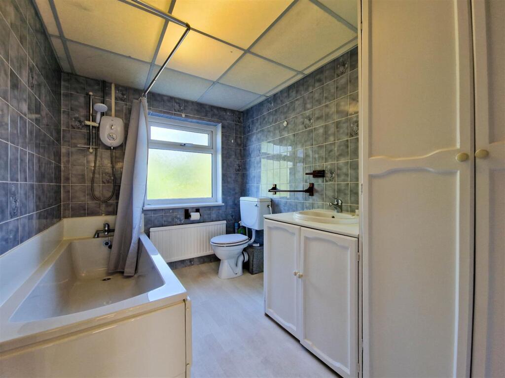Large family bathroom