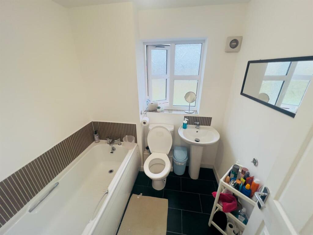 WhatsApp Image 2024-11-04 at 14.49.13 (6).jpeg