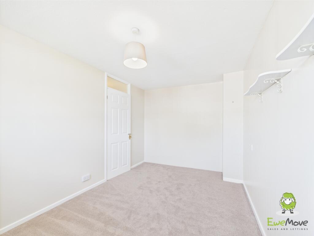 EweMove Basingstoke Estate Agents 22 Fabian Close