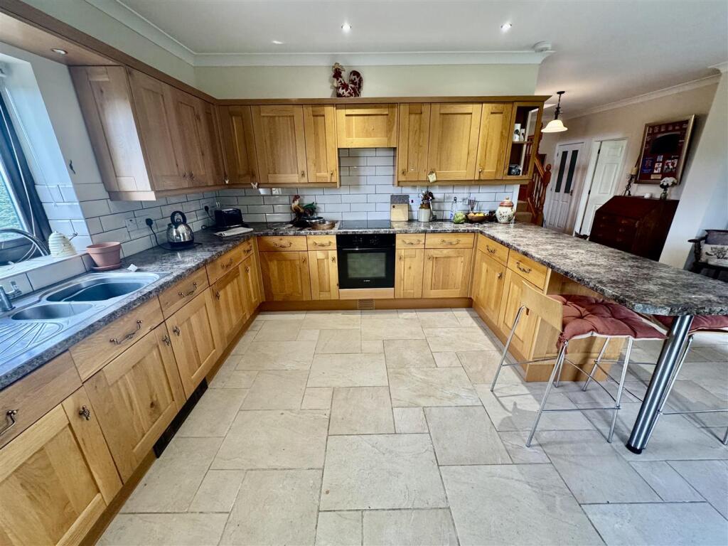 KITCHEN 4.jpg