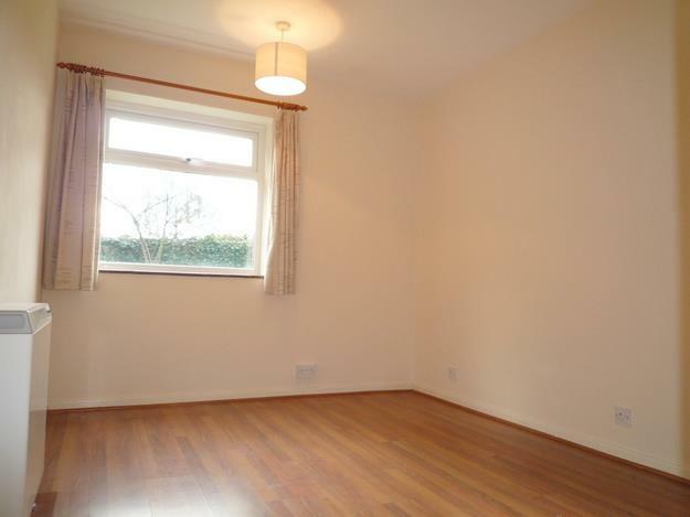 Bedroom..JPG