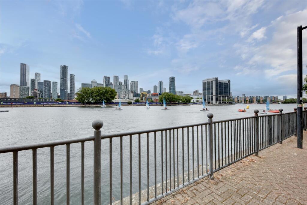 Ringwood Gardens.jpg