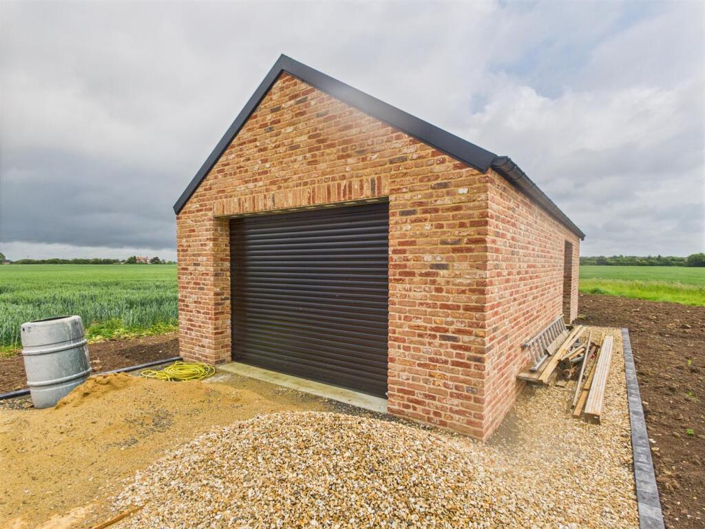 Thorpe Barn Photos (15).jpg
