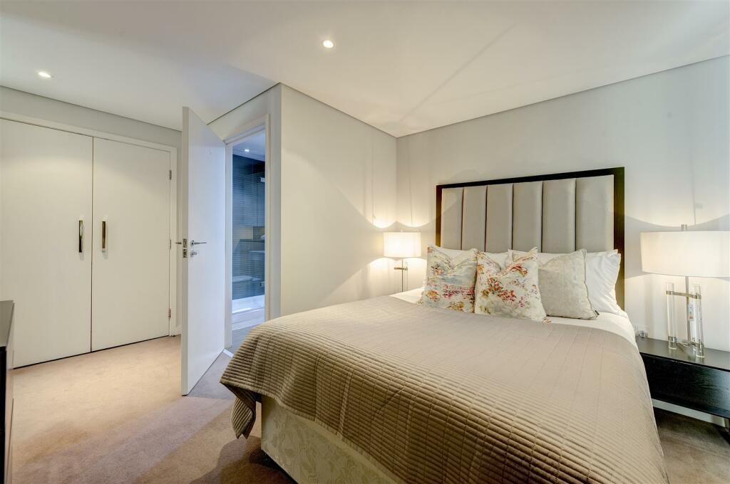 flat 909 4b merchant square 362397 bed1_RGB.jpg