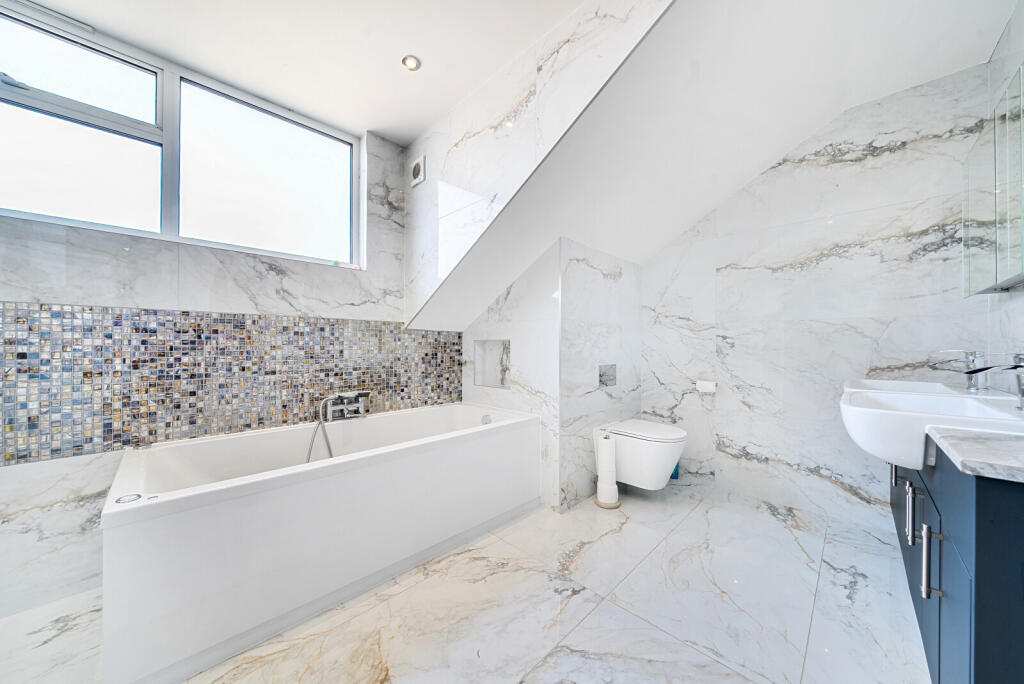 1347579-10-68bebe...