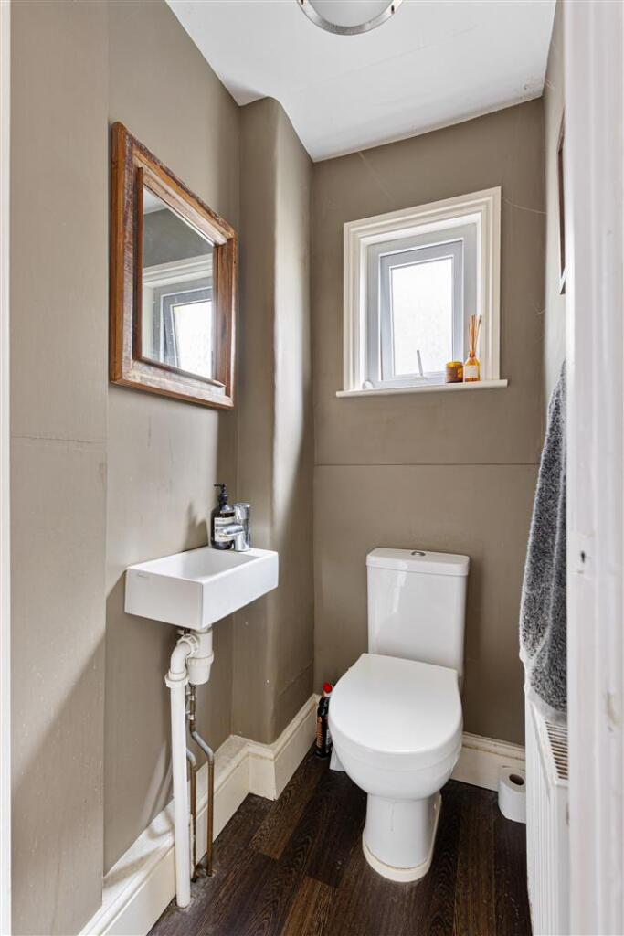 West Avenue Road, E17