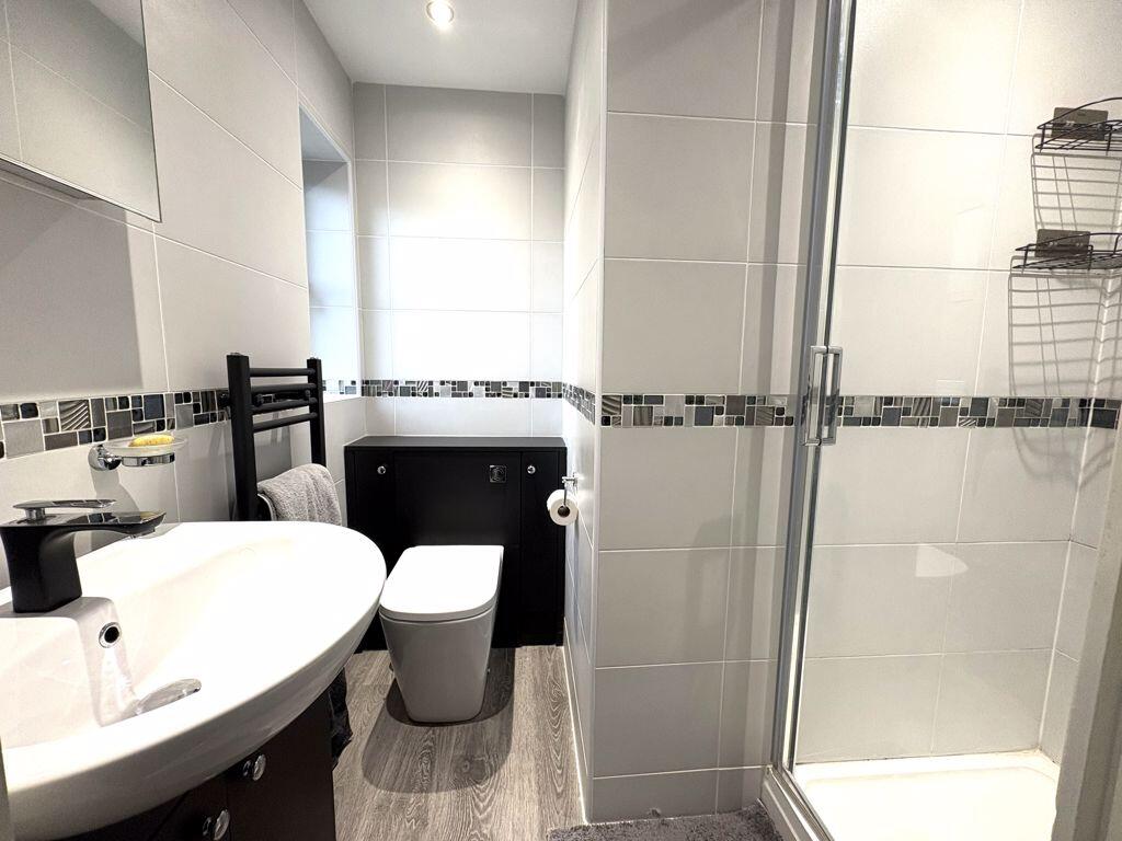 EN SUITE