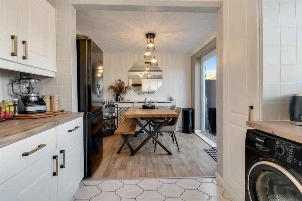 KITCHEN DINING