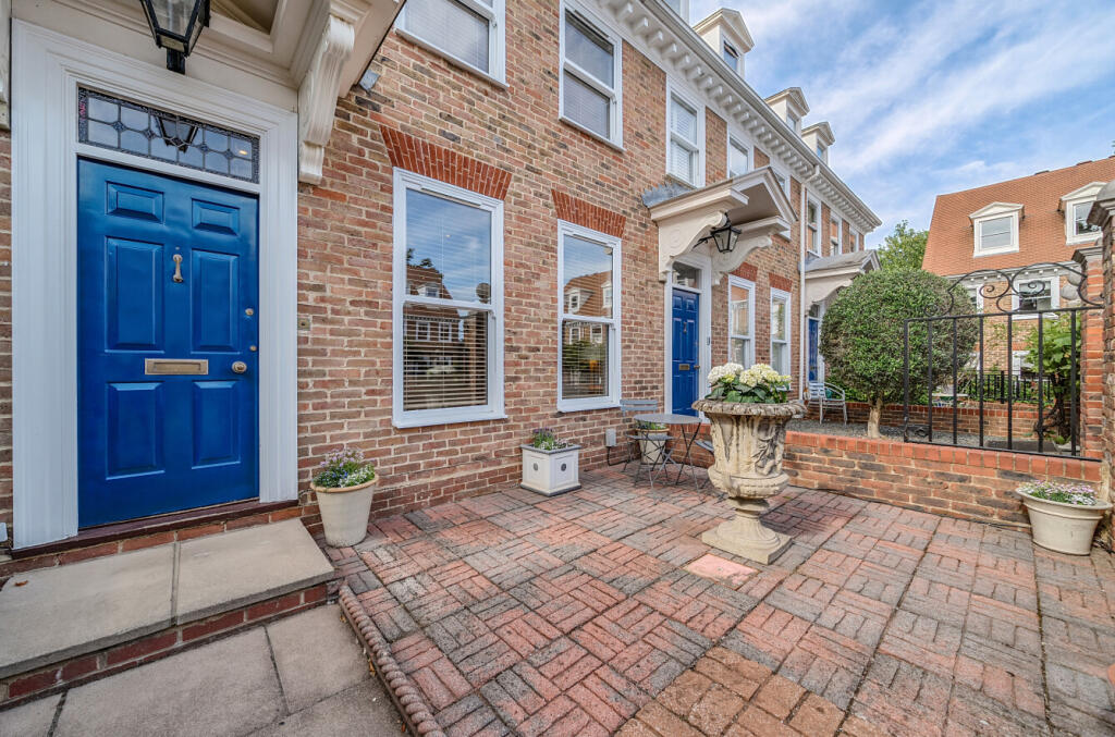 1300378-3-685d781...