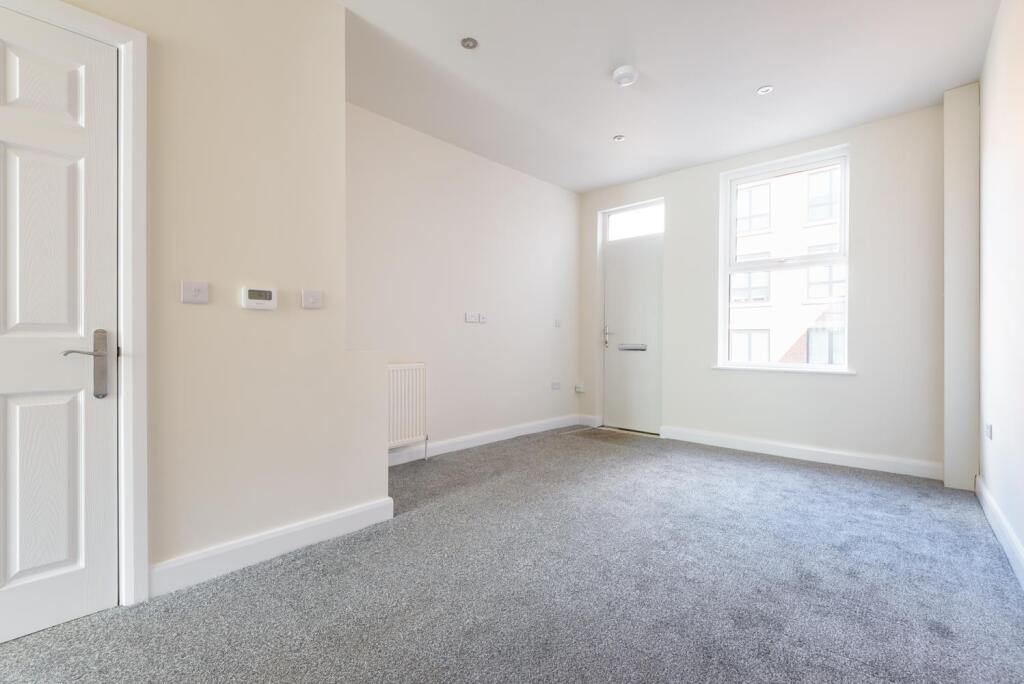 Living Room .jpg