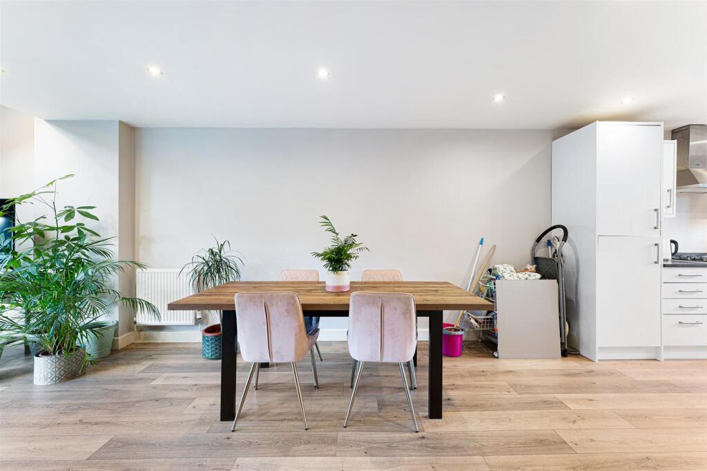 6 Lark Hill Court-30.jpg