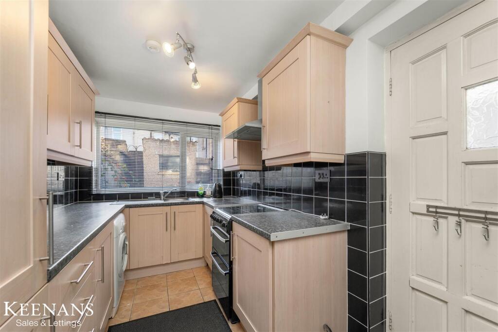 Avenue Parade, Accrington