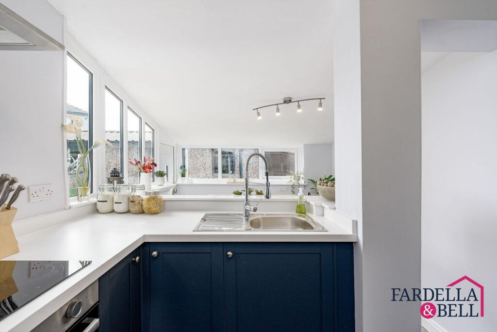 Kitchen and Breakfast Area