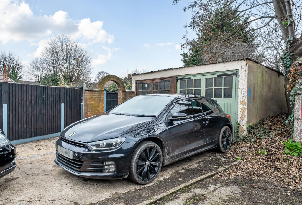 1393378-3-694ac75...