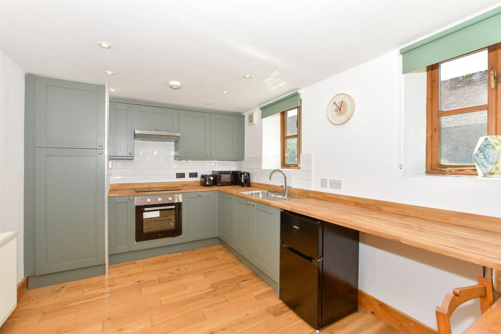 Kitchen/Breakfast Area