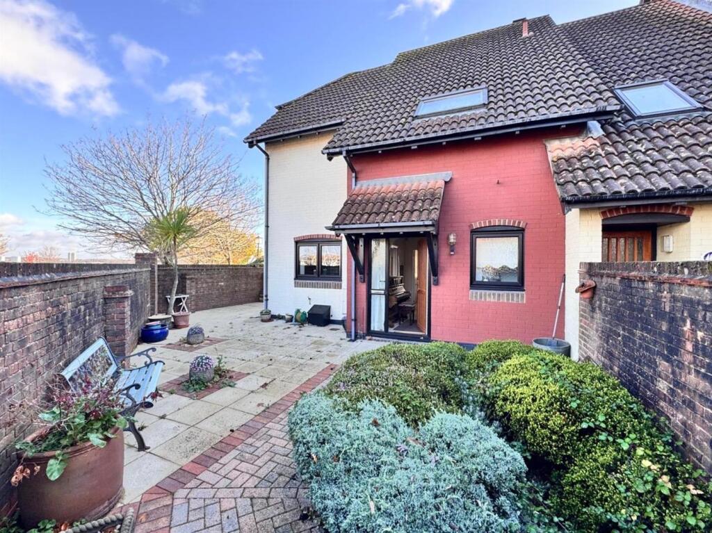 PHOTO-2025-11-10-13-40-51 3.jpg