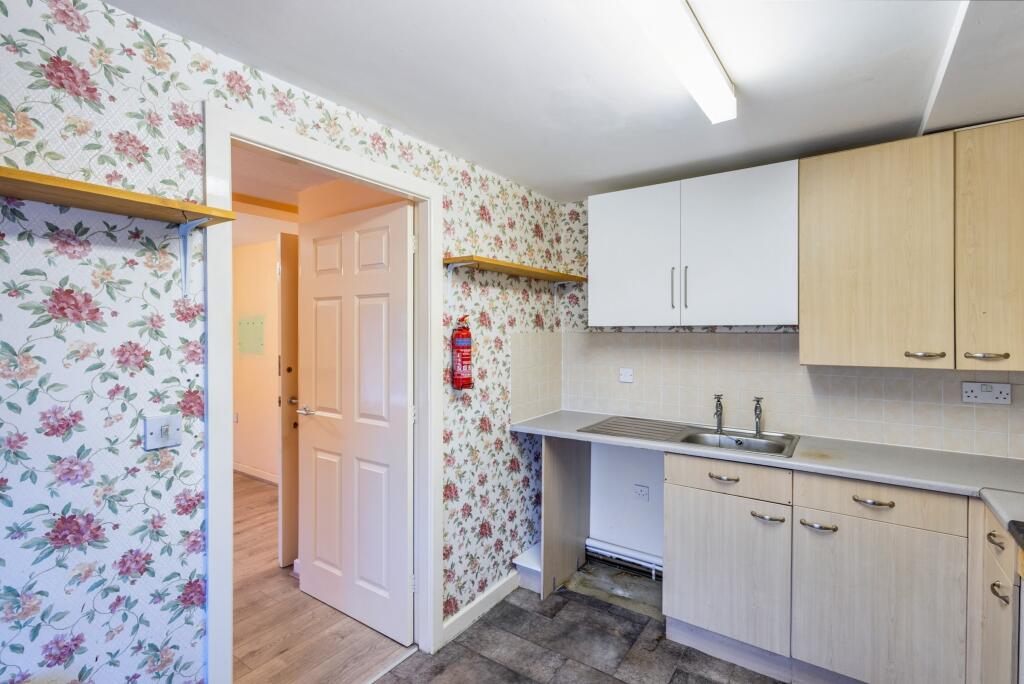 Flat 4, 2 Park Place, Knaresborough, North Yorkshire, HG5 0ER